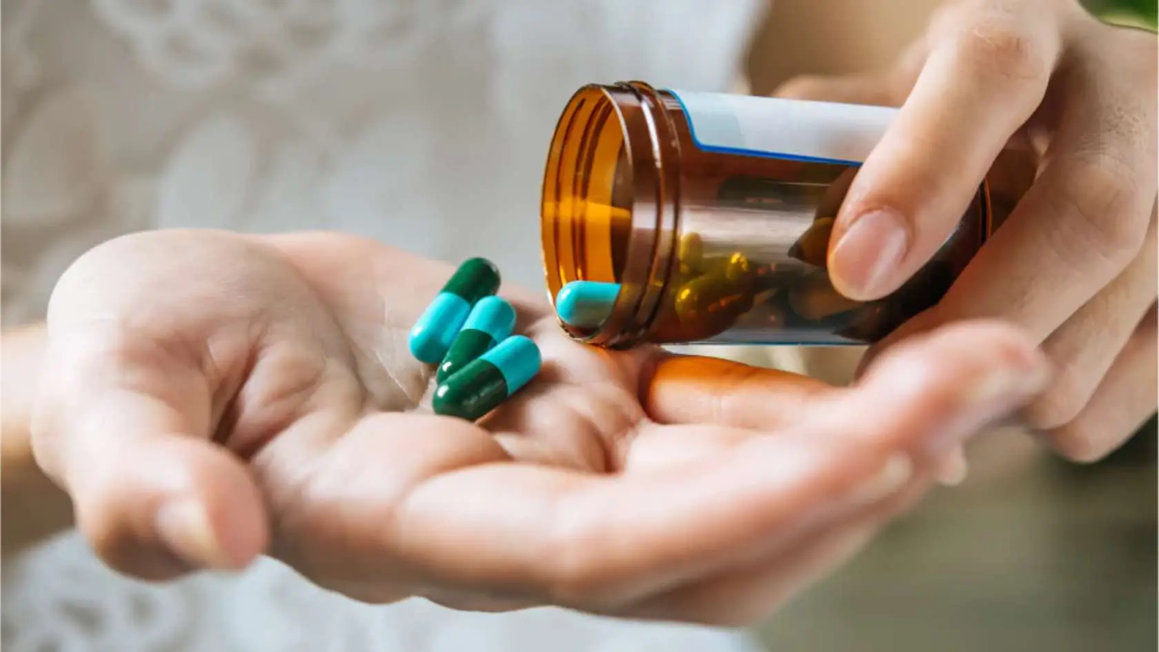 Can You Drink on Vyvanse? Alcohol, Coffee & More